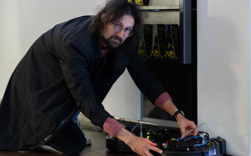 ©esc medien kunst labor-out of control-nick acorne-foto_mgross