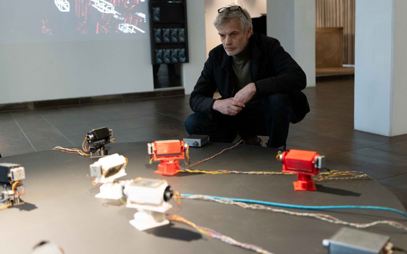 escmedienkunstlabor_out_of_control_eröffnung_swarmofspeakers_foto_martin_gross
