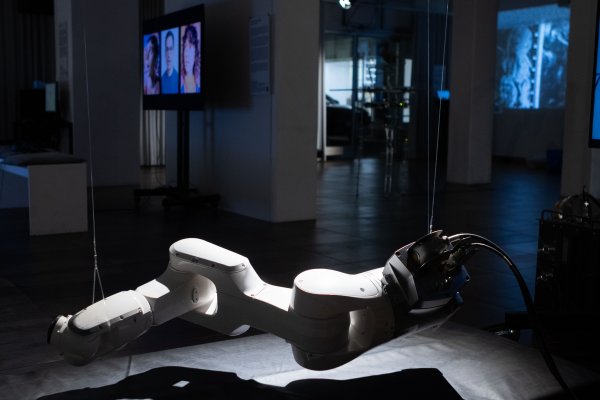 ©esc medien kunst labor-out of control-emanuel gollob-foto_MGross