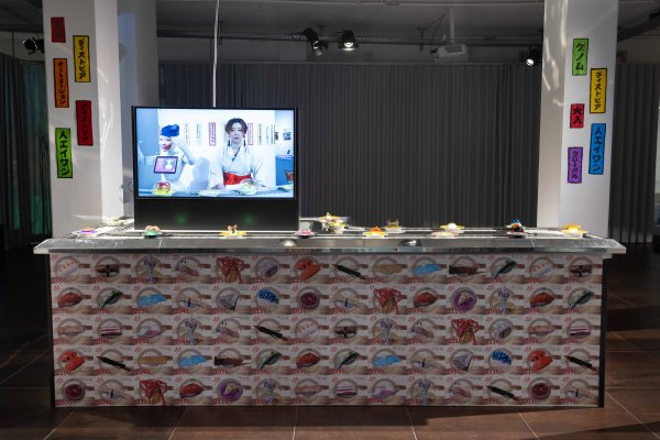 ©esc medien kunst labor_Desert of Realities_Etsuko Ichihara Future Sushi_Sushibar